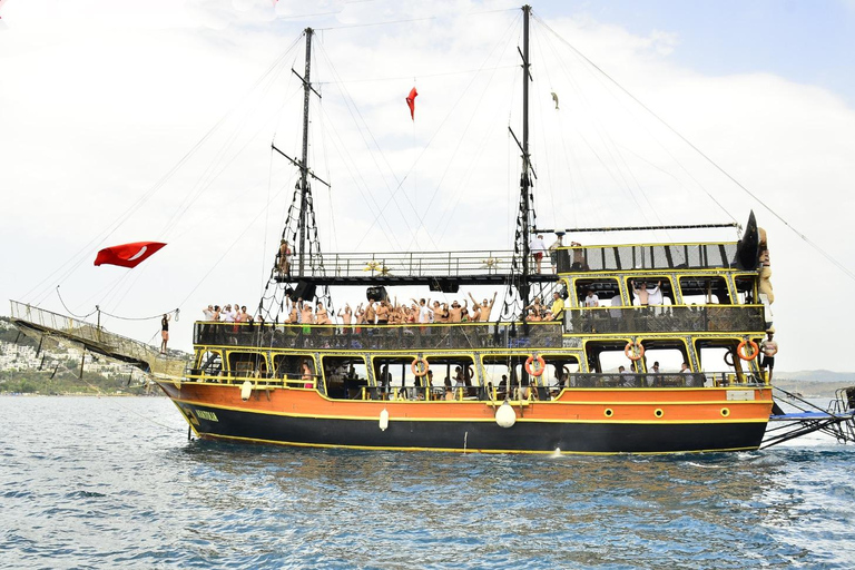 Bodrum: Pirate Boat Experience with Lunch Bodrum Pırate Boat Without Hotel Transfer