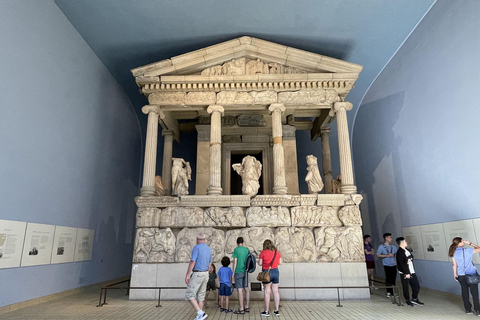 London: Sculptures and Art Tour at the British Museum