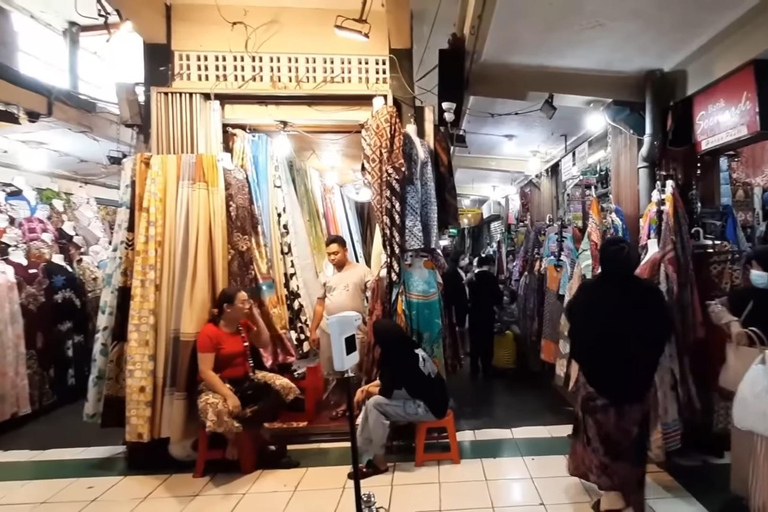 Yogyakarta: Beringharjo Market & Malioboro Street Tour