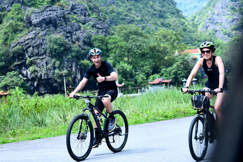 Ninh Binh: Całodniowa wycieczka z przewodnikiem dla 9 osób z Hanoi