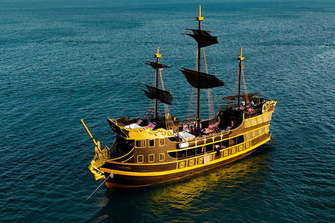 Pattaya : circuit d&#039;une journée dans les 3 îles en catamaran avec fêtePattaya : excursion d&#039;une journée sur le bateau pirate Black Pearl avec soirée DJ