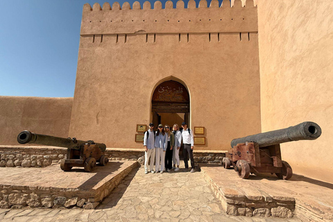 From Muscat: 2-Day Private Jebel Sham Tour with Hotel & Meal