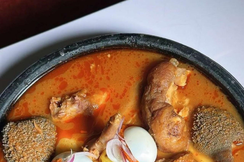 Accra: Guided Food Tour with Market Visit & Family Meal
