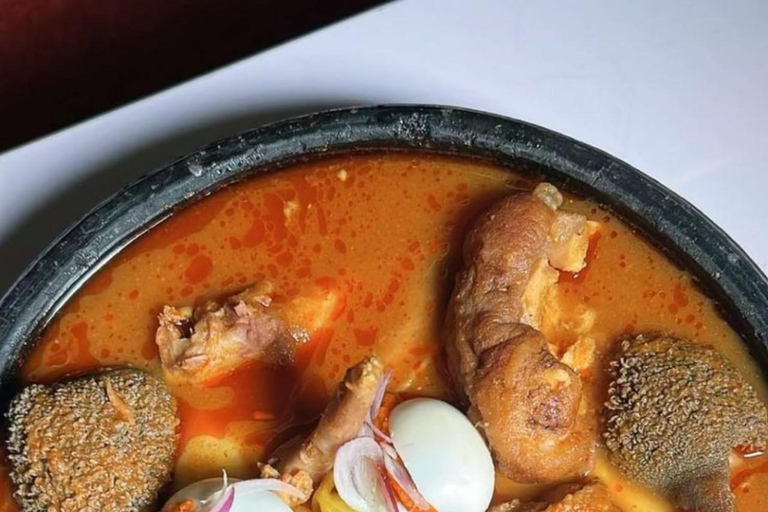 Accra: Guided Food Tour with Market Visit & Family Meal