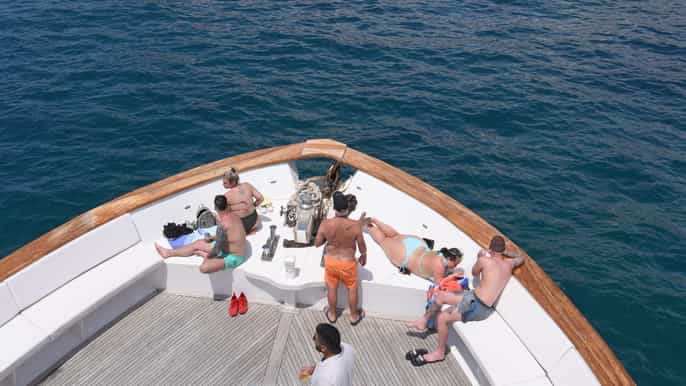 Faz um cruzeiro do porto de Pafos até à Lagoa Azul: Tudo Incluído