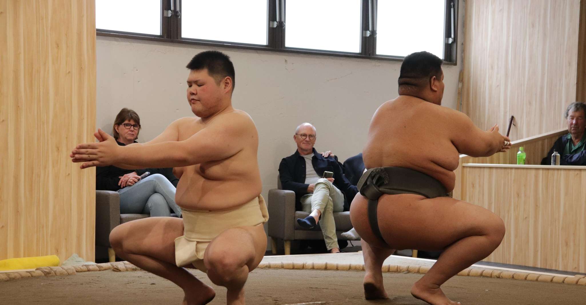 Tokyo: Shinjuku Sumo Show & Experience with Photo photo 4