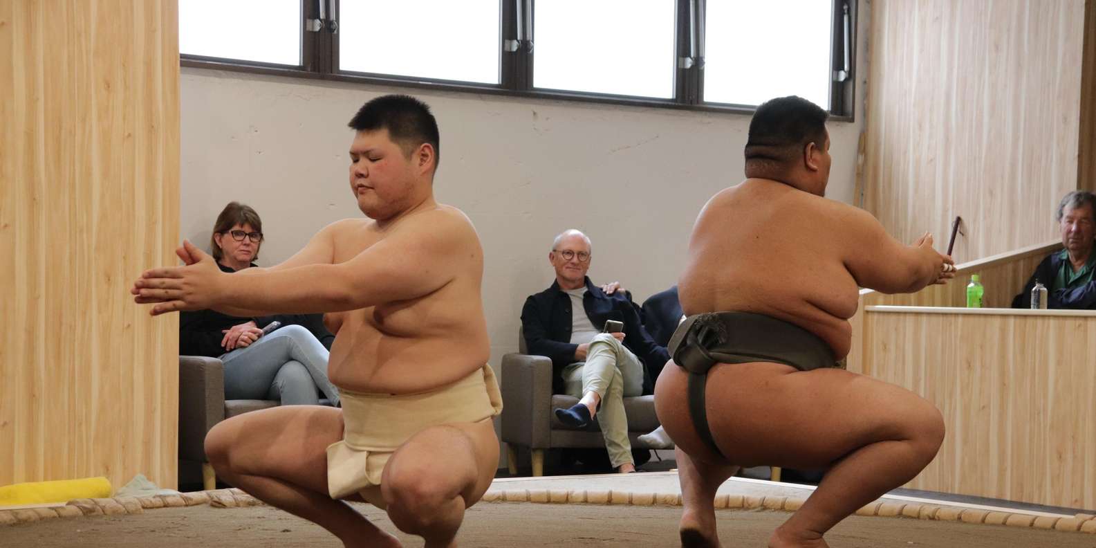Tokyo: Shinjuku Sumo Show & Experience with Photo