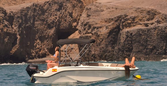 Papagayo Beaches: Boat Rental without a License.
