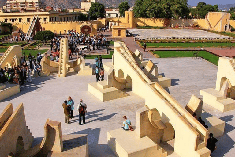 Jaipur Half Day Tour City Palace, Hawa Mahal & Jantar Mantar Jaipur Private Tour: City Palace, Hawa Mahal & Jantar Mantar