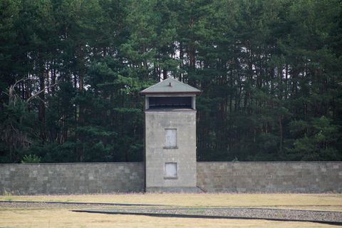 Berlín: tour del lugar conmemorativo de SachsenhausenSachsenhausen: tour privado del lugar conmemorativo