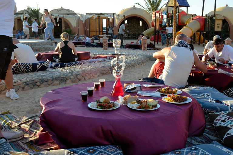 Hurghada: Safari quadami i buggy z kolacją i pokazem