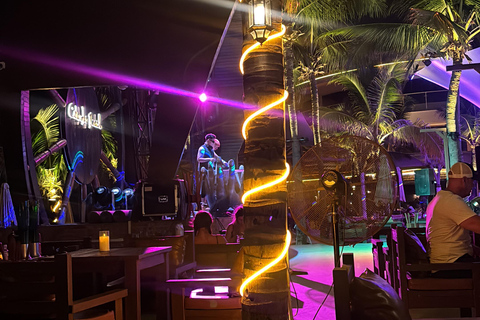 Da Nang: Nightlife Tour & Pub Crawl with Rooftop Bar & Clubs Da Nang: Guided Nightlife Tour with Rooftop, Club, Bar Visit