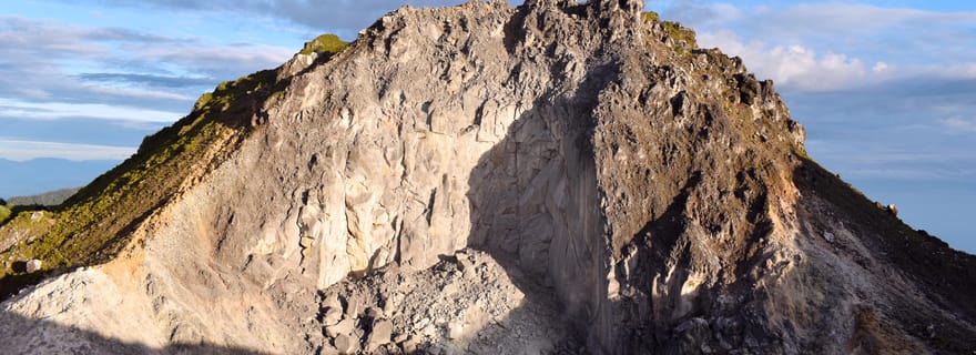 Randonnée au lever du soleil sur le mont Sibayak depuis Medan, cascade incluse