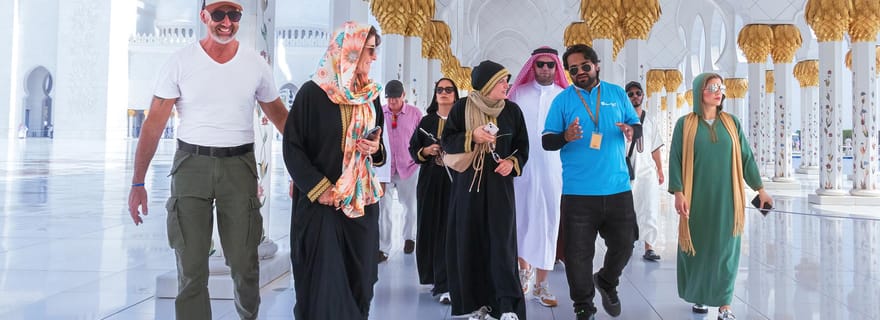 Abu Dhabi: Tour guidato a piedi alla Grande Moschea dello Sceicco Zayed