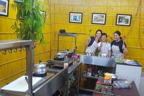 Jaipur: Market Tour, Cooking Class, and Lunch