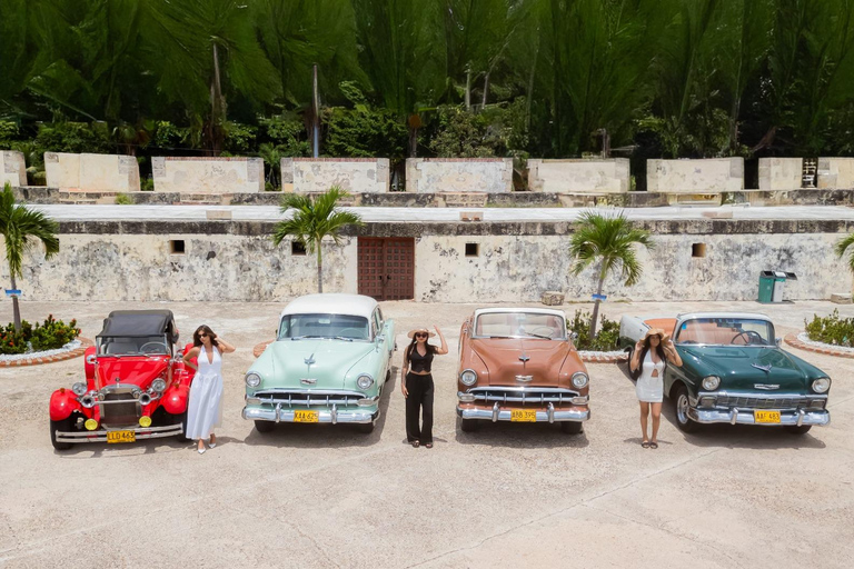 Take a ride in a vintage car and snap some photos in Cartagena de Indias Vintage car ride with a photo shoot