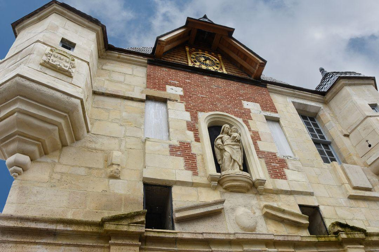 Guided tour of Honfleur: dive into the heart of its history Guided tour of Honfleur: dive into its history
