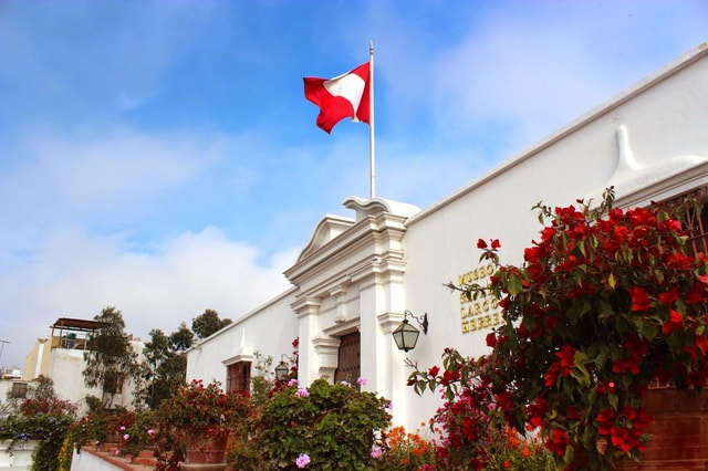 Lima: Archaeological tour with dinner