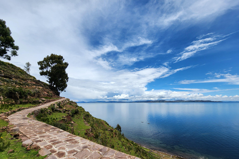Puno : excursion d&#039;une journée aux îles flottantes d&#039;Uros et à l&#039;île de Taquile