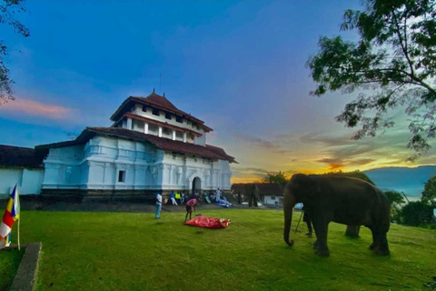 Kandy Evening City Tour & Dance Show Reservations by Tuk-Tuk Kandy evening tour