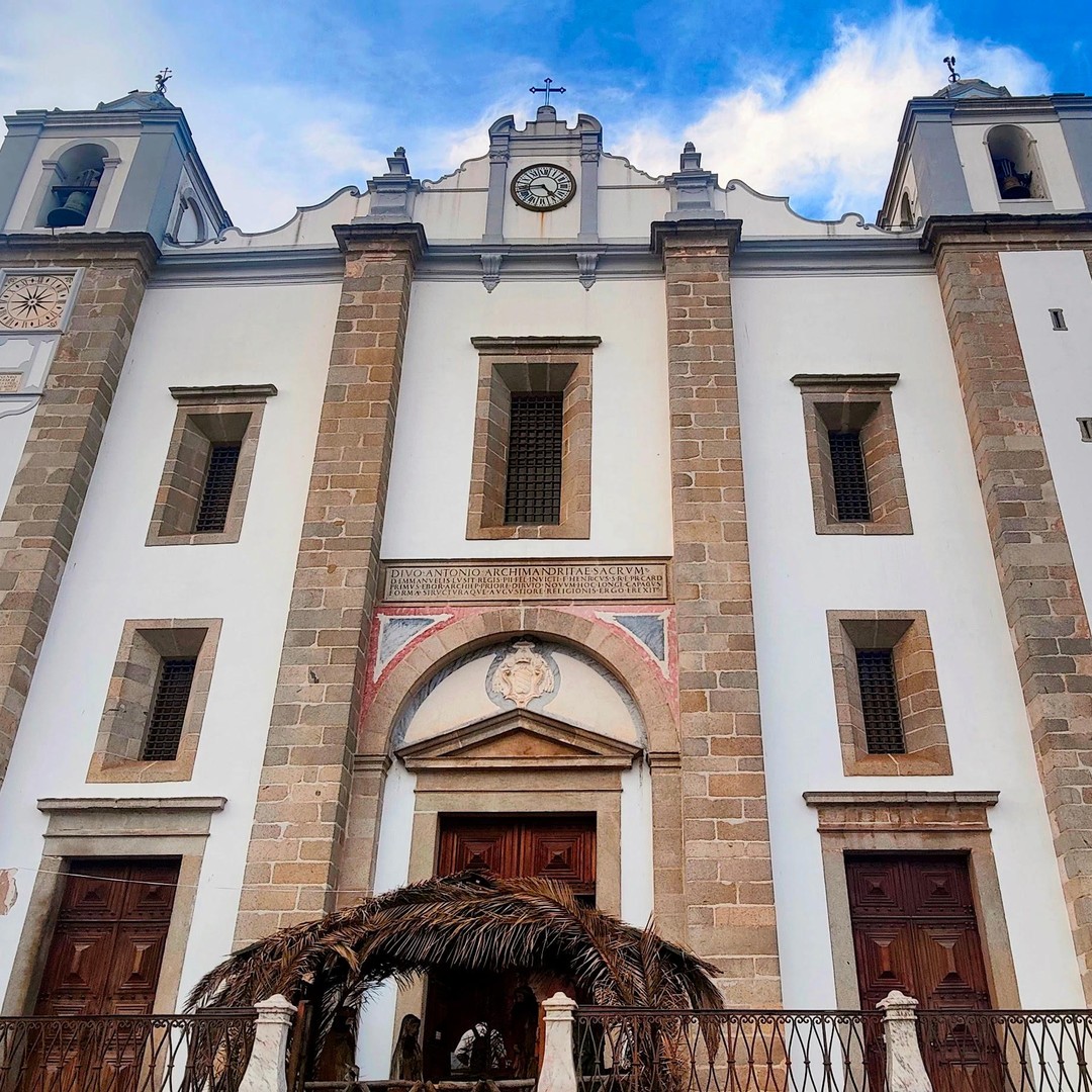 Colagem de mídia
