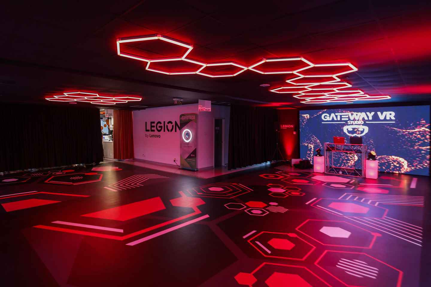 Bucharest: Family VR Adventure with Refreshments