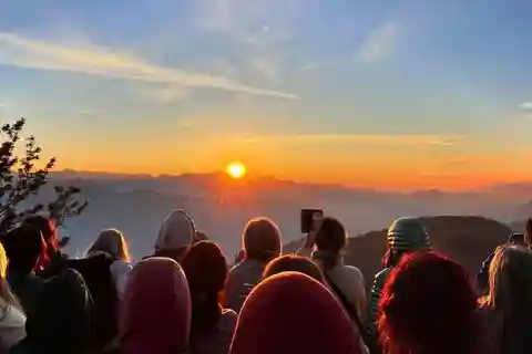 Rishikesh: Kunjapuri Temple Sunrise Trek with Breakfast