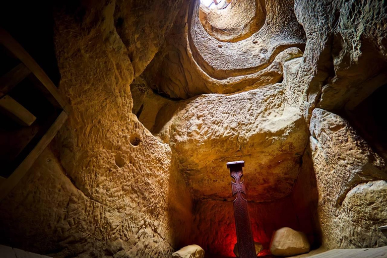 Brașov: Transylvania Day Trip with Guide and Snacks