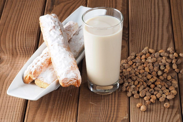 Valencia: Paella Cooking Class with Market Tour and Tastings