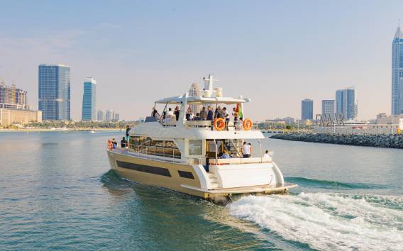 Dubai Luxury Marina Yacht Cruise mit Red Dune Desert Safari
