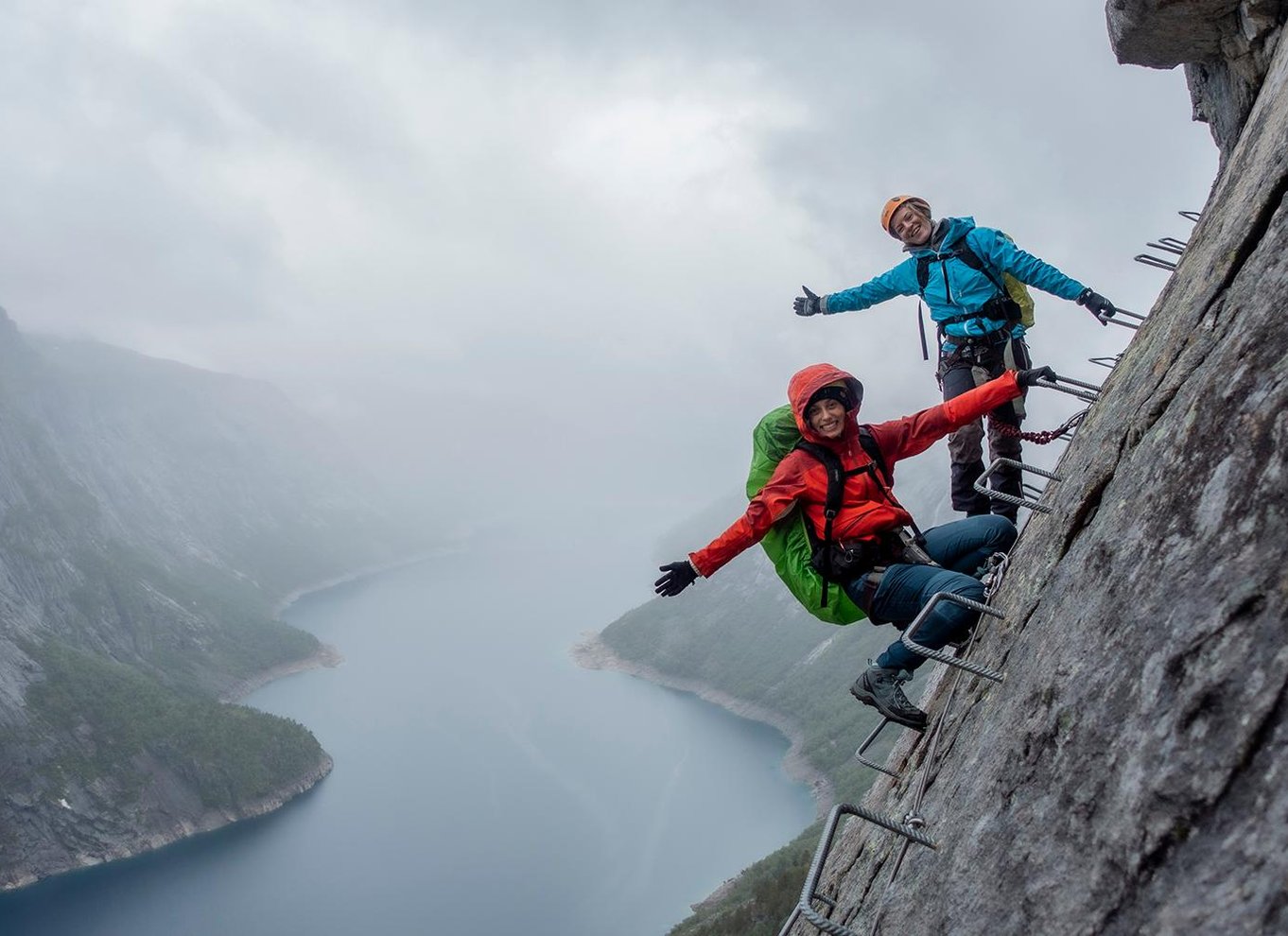 Odda: Heldagstur til Trolltunga med vandring og klatring