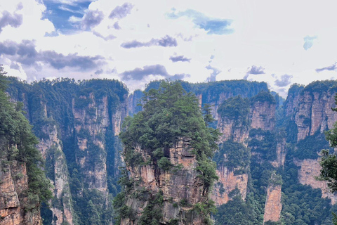 3-Day Essence Tour of Zhangjiajie (Small Group of 8 People) Customized 3-DayTourofForestPark,BaofengLake&TianmenMountain