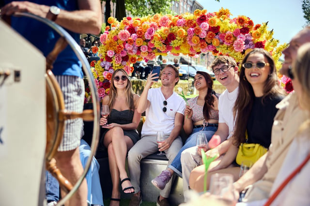 Amsterdam : Le bateau à fleurs original avec guide de la région et bar