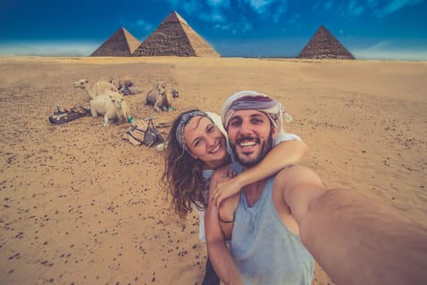 Da Hurghada: tour delle attrazioni del Cairo e di Giza con grigliata per pranzo