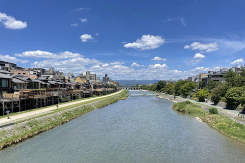 Dziedzictwo Kioto: Tajemnica Fushimi Inari i świątynia KiyomizuWycieczka piesza po Kioto: Fushimi Inari, świątynia Kiyomizu i Gion