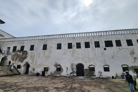 Accra: Cape Coast & Elmina Castles & Assin Manso Guided Tour
