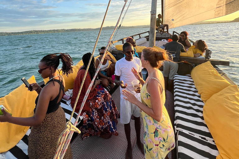 KILIFI: WATAMU: DHOW CRUISE BIJ ZONSONDERGANGDHOW CRUISE BIJ ZONSONDERGANG