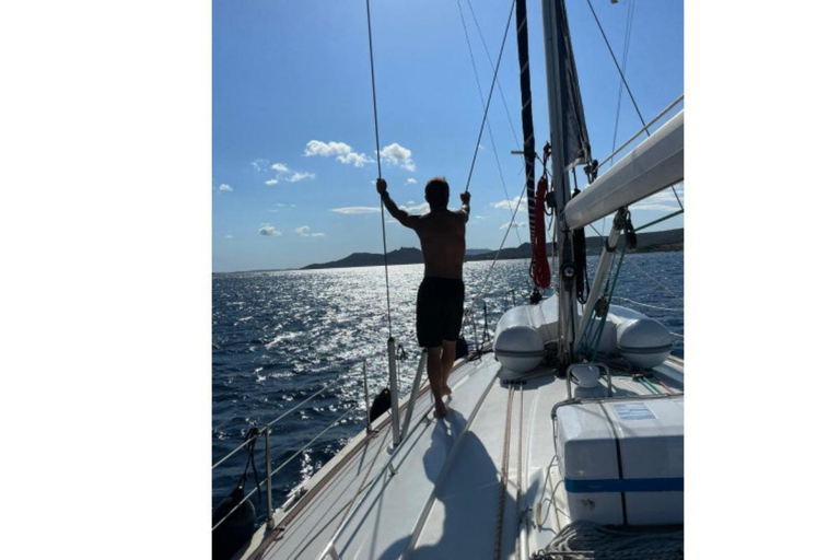 Maddalena Archipelago: Full-Day Sailboat Tour with Lunch