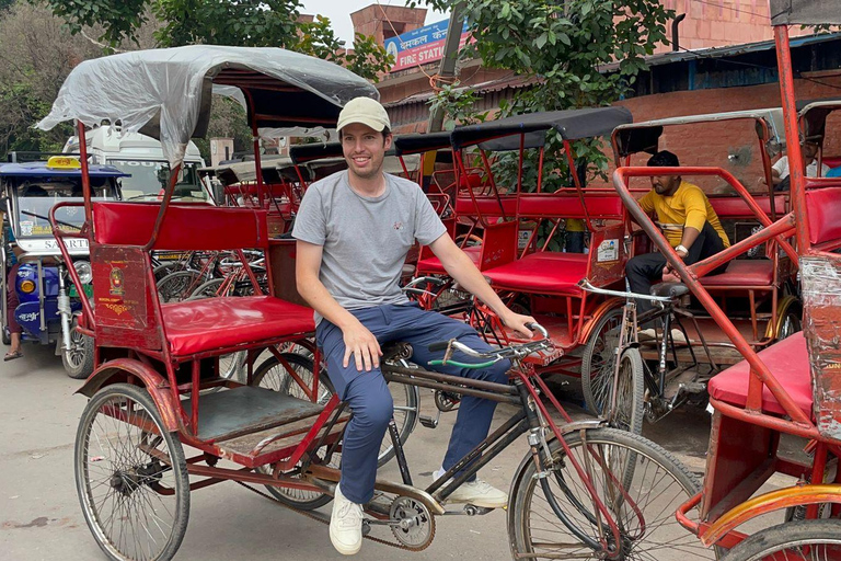 Delhi: tour privato di 4 giorni del Triangolo d'oro con guida donnaTour con alloggio in hotel 3 stelle