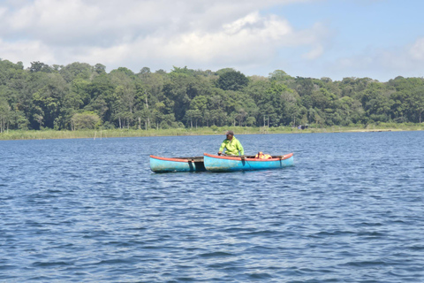 Munduk: Twin Lakes Jungle Hike with Lake Canoe and WaterfallFrom Munduk area : Private Tour