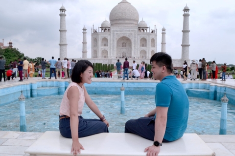 Agra: Wycieczka bez kolejki do Taj Mahal z opcjonalnym tuk tukiemOpcja z biletem do Taj Mahal, przewodnikiem i tuk tukiem