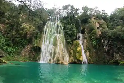 Two places, one adventure: Minas Viejas and Meco Waterfalls