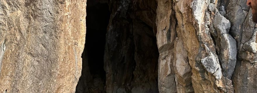 Himara : Aventures avec snorkeling dans des grottes secrètes et sur des plages