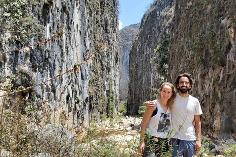 Apoala Canyon, dammar och vattenfall 2 dagsutflykt med vandringPris från 8 personer och uppåt