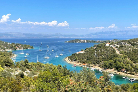 Split: Trogir Walking Tour, Blue Lagoon & Shipwreck Cruise Split: Trogir, Shipwreck & Trogir Boat Tour with Food/Drinks