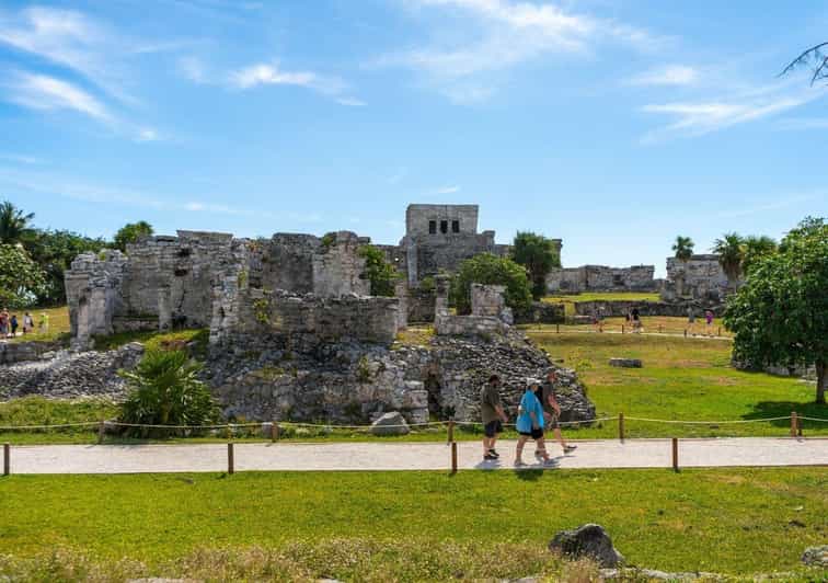 Von Cancun aus: Coba, Tulum, Cenote und Playa del Carmen Tour ...
