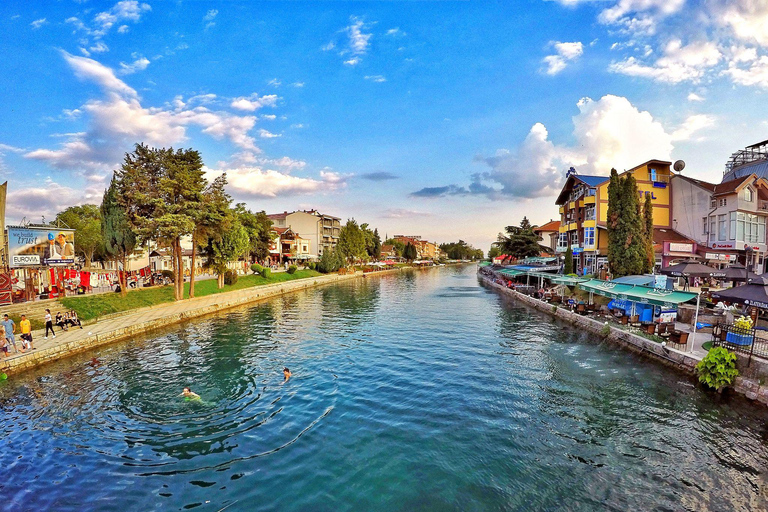 Depuis Tirana : Excursion d&#039;une journée au lac d&#039;Ohrid et à Struga en Macédoine du Nord