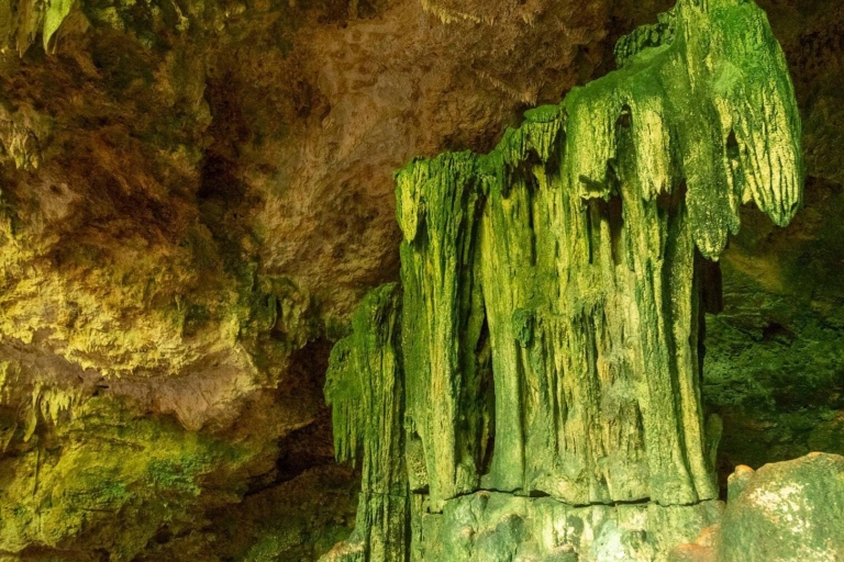 Zanzíbar: Los Secretos de la Cueva de Kuza con el Restaurante The RockZanzíbar: Los secretos de la cueva de Kuza con el restaurante The Rock