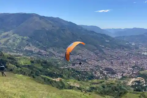 Parapente em Medellín - Go Pro incluído