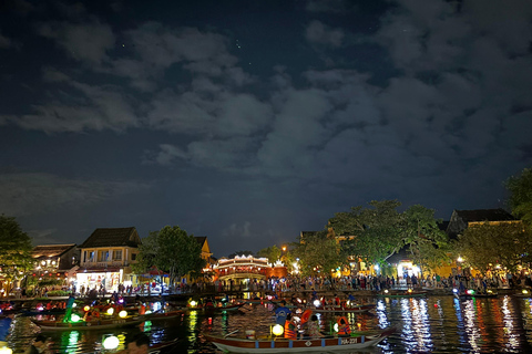 Hoi An/Da Nang: Private Lantern Boat With Release Lantern Hoi An/Da Nang: Private Lantern Boat With Realese Lantern